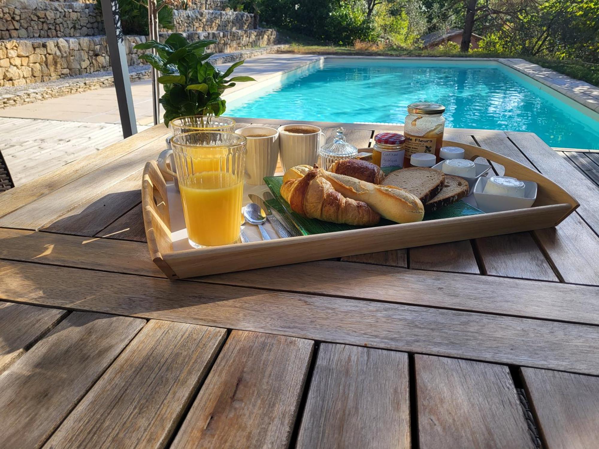Lou Mas Del Ranc Bed & Breakfast Roquesteron ภายนอก รูปภาพ